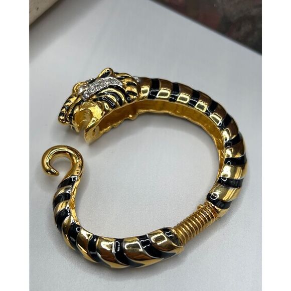 Black & Crystal Tiger Head Bracelet - Picture 9 of 12